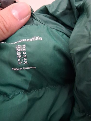 WOMENS AMAZON BASICS Lightweight Water-Resistant Packable Puffer Jacket - Medium - GREEN- (STYLE:W-S17AE10007) image 3