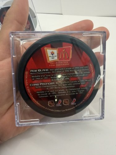 5PC SET COLLECTIBLE TEAM CANADA SALT LAKE 2002 MCDONALDS COLLECTOR HOCKEY PUCKS image 3