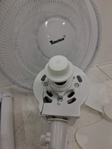 Tooltech 3-Speed oscillating pedestal fan - 16" - white (model: 100077) image 4