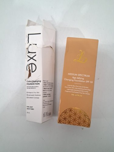2 assorted colour changing foundations - 30ml/30g - luxe colour changing foundation / legacare medium spectrum age defying changing foundation with spf50 image 2