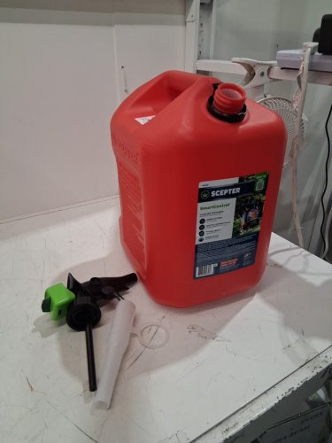 Scepter  Fuel Container with Spill Proof SmartControl Spout with Bonus Funnel- 5 GALLON- RED image 3