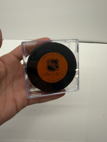 SIGNED JEAN BELIVEAU MONTREAL CANADIENS HOCKEY PUCK image 3