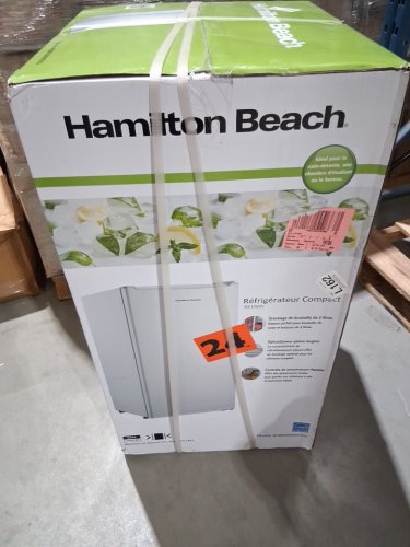 Hamilton Beach Mini refrigerator/Fridge with reversible door - freezer compartment - 3.3 Cu.FT - WHITE image 3