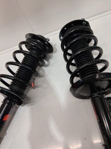 2pk front replacement struts with coil springs - fit for chevrolet pontiac and saturn models - black (model: r082505368) image 4