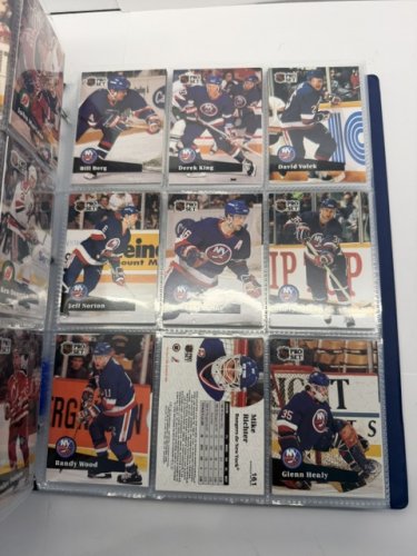 550 APPROX ASSSTD NHL PRO SET 1990 HOCKEY CARDS image 20