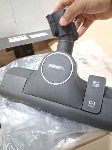Miele Classic C1 Bagged 4.5L Canister Vacuum Cleaner with Miele AirClean System - 1200W, 120V - Graphite Grey (MODEL: SBAN0) image 4