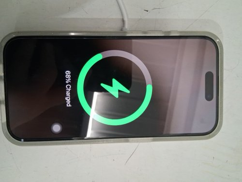 BENFEI 2-IN-1 Magenetic Wireless Charger USB-A / USB-C - 15W Output - White - (Model: CW130) image 4