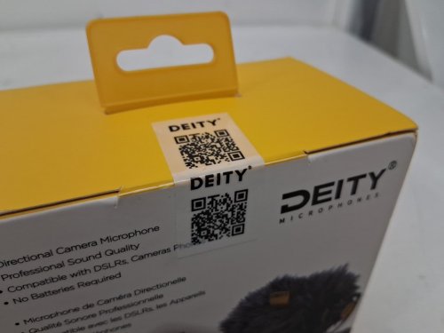 Deity V-Mic D4 Mini On-Camera Microphone - Compatible with DSLR - Black / Grey / Yellow image 4