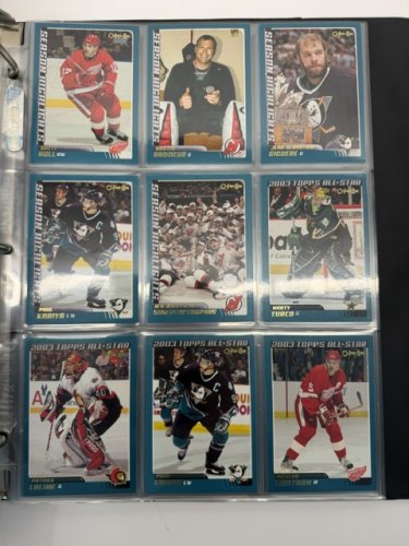 300 APPROX ASSSTD 2003 O-PEE-CHE NHL HOCKEY CARDS image 6
