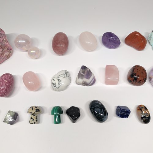 30 Assorted Crystals, Minerals and Stones image 4