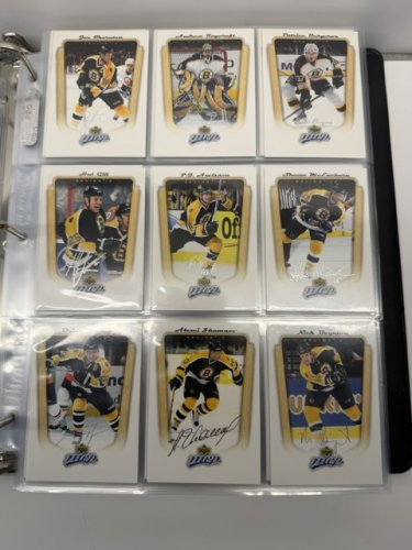 370 APPROX ASSSTD 2005 UPPER DECK MVP HOCKEY NHL CARDS image 13