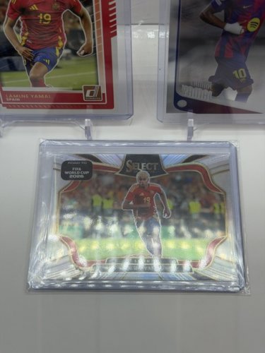 3 ASSTD LAMINE YAMAL SOCCER CARDS image 3