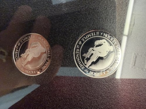 The Royal Canadian Mint / Hockey Hall of Fame 1999 Inductee Medallion Collection - Wayne Gretzy, Scotty Morrison, Andy Van Hellemond image 2