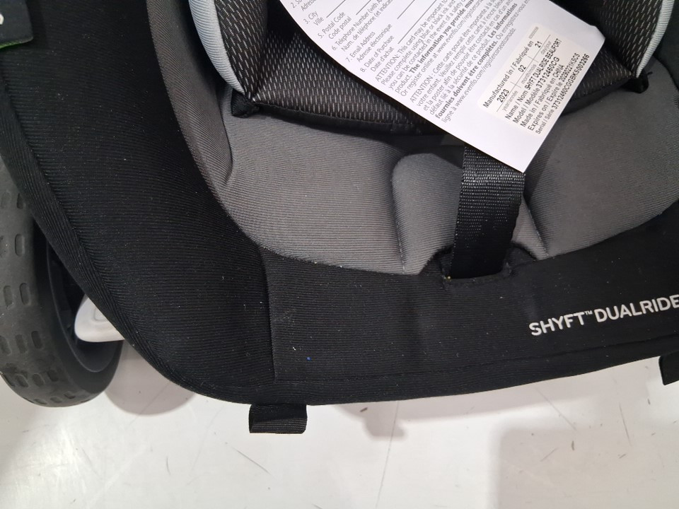 Evenflo Shyft DualRide Infant Car Seat and Stroller Combo - 35lb max - black (Model: 37312460CG) image 4