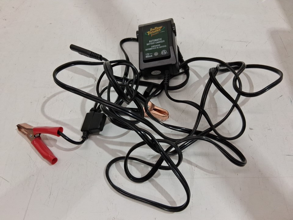 Battery Tender Junior Battery Charger - 12V - 800mA - black (Model: 022-0328) image 3