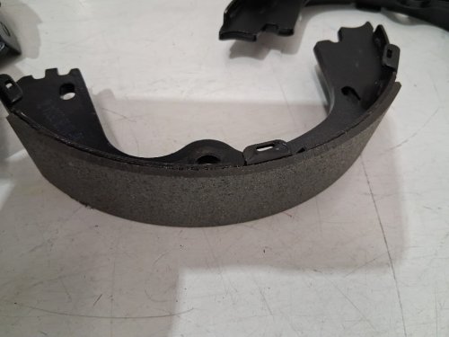 top quality rear brake replacement shoe for 2015-2021 kia sedona (model: nb-1078b ) image 5