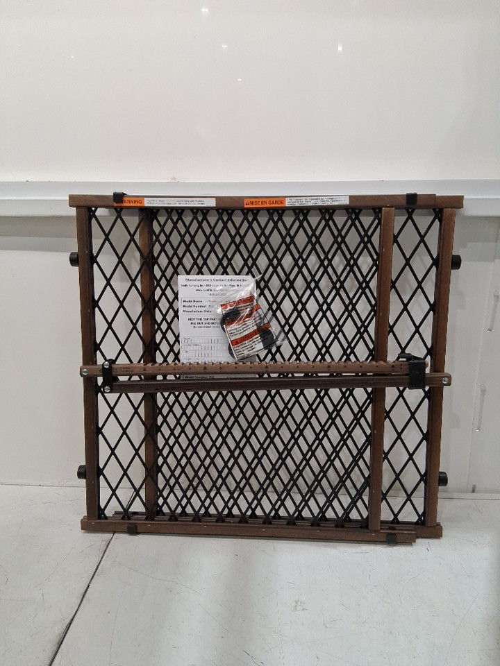Evenflo Position & Lock Adjustable Wood Baby Gate FARMHOUSE COLLECTION - 26" - 42" - RUSTIC BROWN (MODEL: 2026900) image 2
