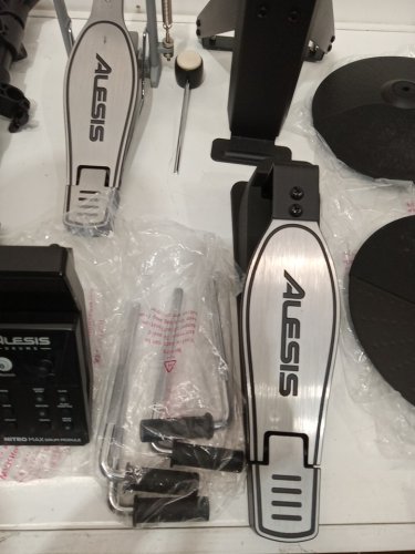 8pc Alesis Nitro MAX Bluetooth Electric Drum Kit with Quiet Mesh Pads - BLACK (MODEL: NITROMAXKITXUS) image 8