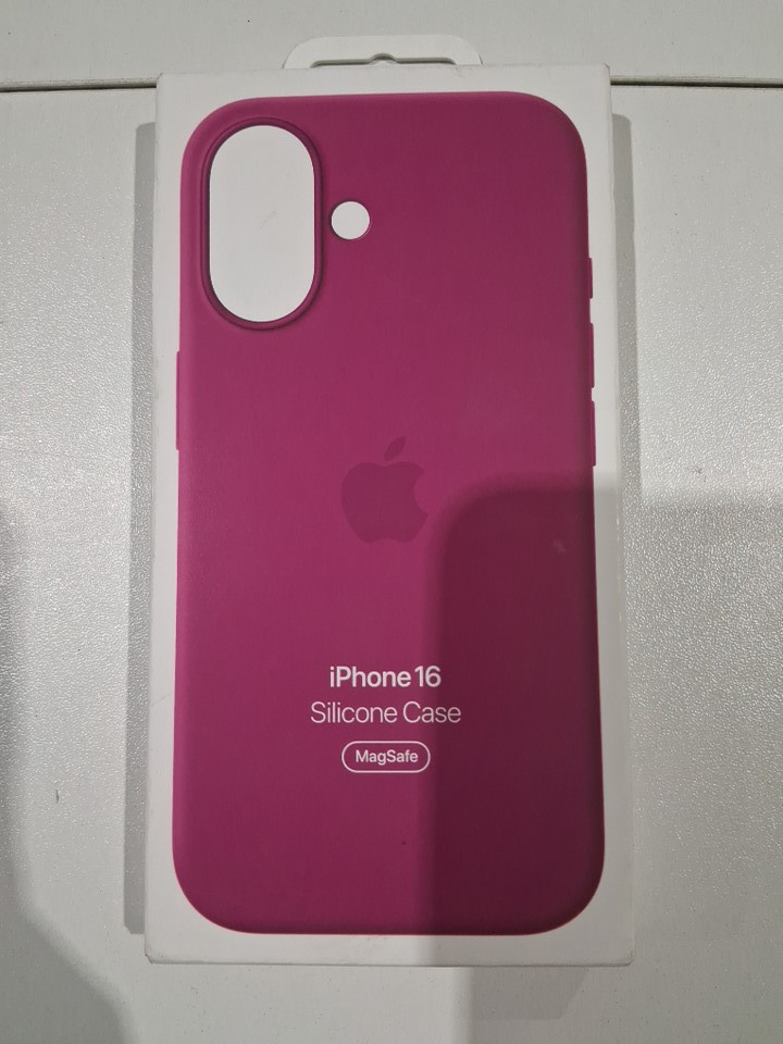 Apple MagSafe Silicone Case for iPhone 16 - Fuchsia (model: A3313) image 2