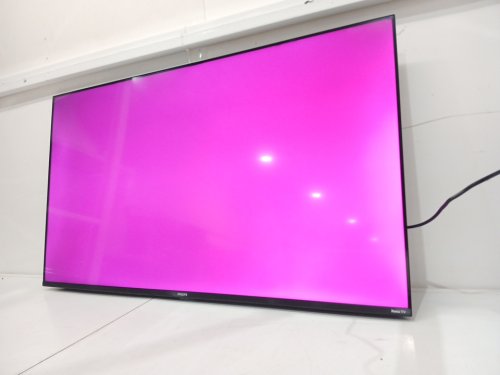Philips 4K UHD QLED Roku Smart TV - 50" (Model: 50PQL7676) image 11