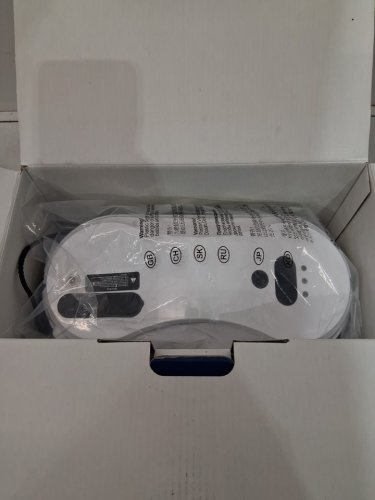 FULLY AUTOMATIC Window Cleaner Robot with Water Spray-3 CLEANING MODES -5600Pa-8 Pads-WHITE image 3