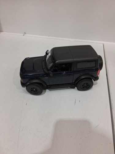 maisto special edition BRONCO CAR - 1:18 scale - BLACK (model: 9897765) image 3