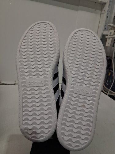 Men's Adidas Barreda lace up Sneaker Shoes - Size 11 - Black (Style: 2974611) image 3