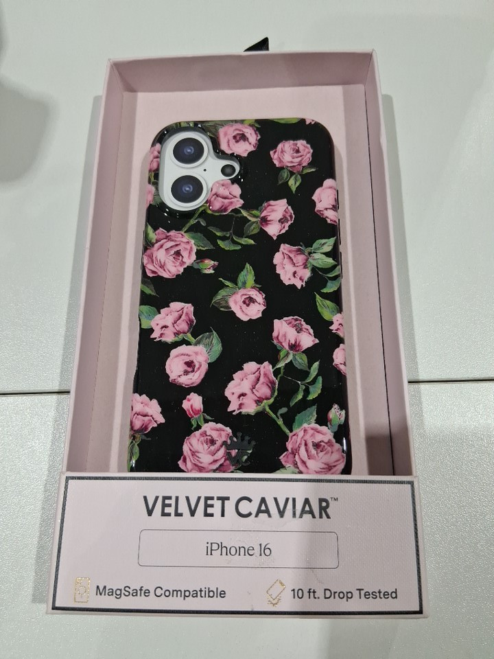 VELVET CAVIAR phone case compatible with magsafe - iphone 16 - black Floral image 2