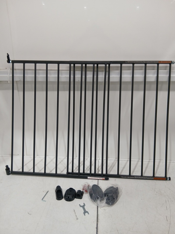 MUNCHKIN PUSH TO CLOSE EXTENDING SAFETY GATE for stairs with hardware - fits upto 45" - BLACK (MODEL: MK0001-REV4) image 3