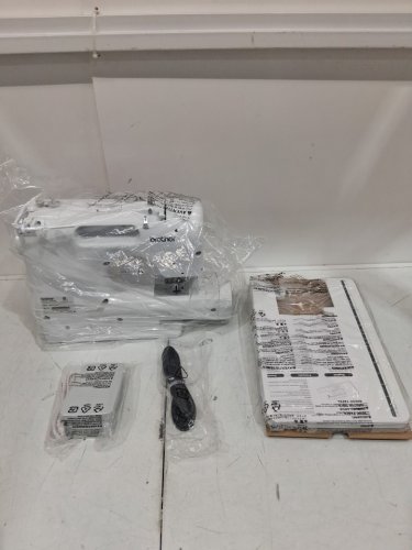 BROTHER computerized sewing and quilting machine - white/purple (model: sq9130) image 3