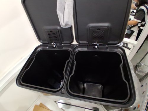garvee stainless steel dual GARBAGE/trash can/bin with soft-close lid - 32L (16L + 16L) - silver/black (model: phk_33uvxas9) image 4