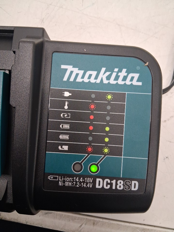 Makita  Battery Charger for Li-Ion Batteries  (model: DC18SD) image 3