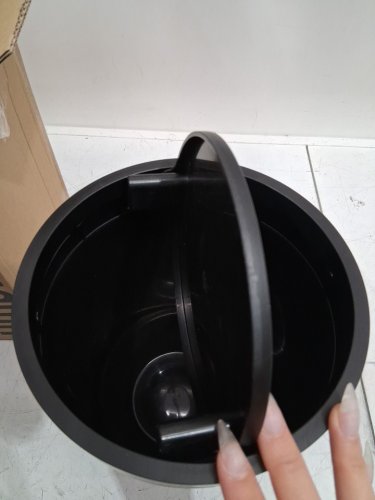 UMBRA TOUCH OFFICE/BATHROOM TRASH CAN WITH SWING LID - 1.6GAL CAPACITY - BLACK image 4