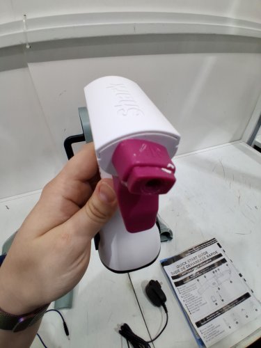 SHARK STAINFORCE CORDLESS HANDHELD CARPET/UPHOLSTERY STAIN CLEANER - (MODEL: HX101C) image 8