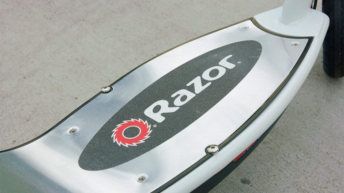 Razor e200 Electric Scooter - white / red (13112410) image 4