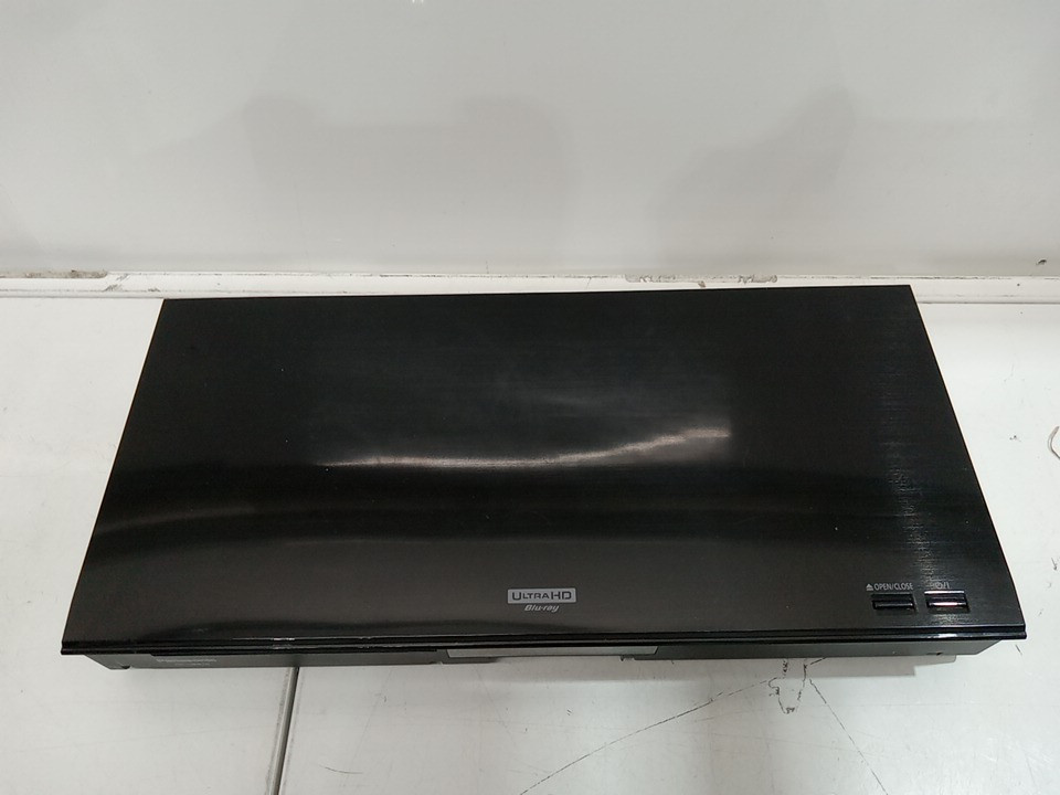 Panasonic Ultra HD Blu-ray Player with Dolby Vision, Hi-Res Audio & Voice Assist - Black (MODEL: DP-UB820PCK) image 10
