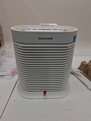 Honeywell True HEPA Air Purifier - up to 750SQ FT  - white (Model: hpa104cv1) image 3