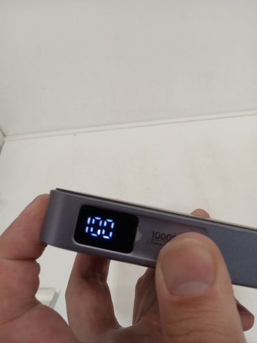 UGREEN MagFlow Qi2.2 25W Magnetic Power Bank with Built-in Cable - 10000mAh - Black - (Model: PB773) image 4