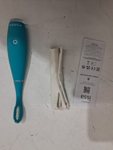 FOREO ISSA™ 4 Sensitive Electric Sonic Toothbrush Set - Mint image 4