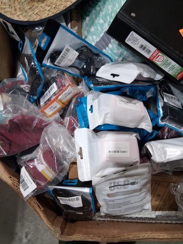 assorted MIXED item MYSTERY PALLET - VARIOUS PRODUCTS - aprox 300+ - (pallet #18) image 4