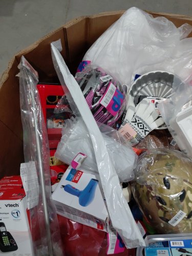 assorted MIXED item MYSTERY PALLET - VARIOUS PRODUCTS - aprox 300+ - (pallet #27) image 6
