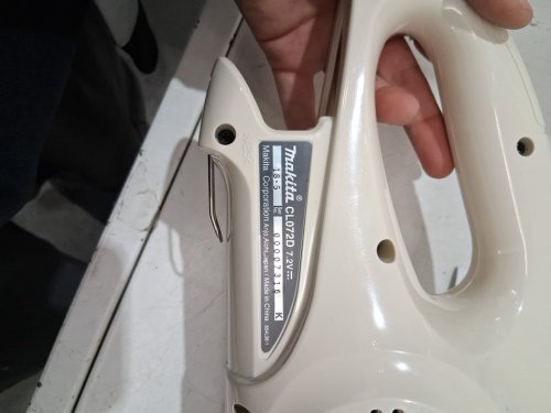 MAKITA LXT CORDLESS VACUUM CLEANER WITH HIGH-PERFORMANCE FILTER (TOOL ONLY) - 7.2V - (MODEL:	CL110DWI ) image 4