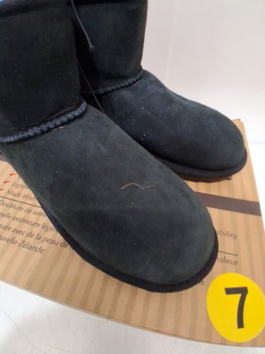 women's kirkland signature shearling boot - size 7 - black (model: 7771757) image 3