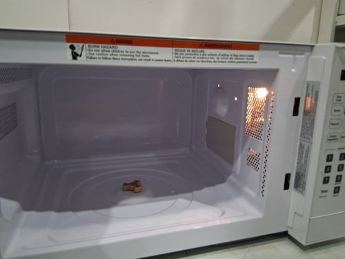Danby Countertop Microwave with 10 Power Levels, 6 Auto-Cook Presets, Express Cook + 30 Sec, Auto Defrost & Child Lock, 0.9 Cu. Ft. 900Watts, White (MODEL: DBMW0921BWW) image 4