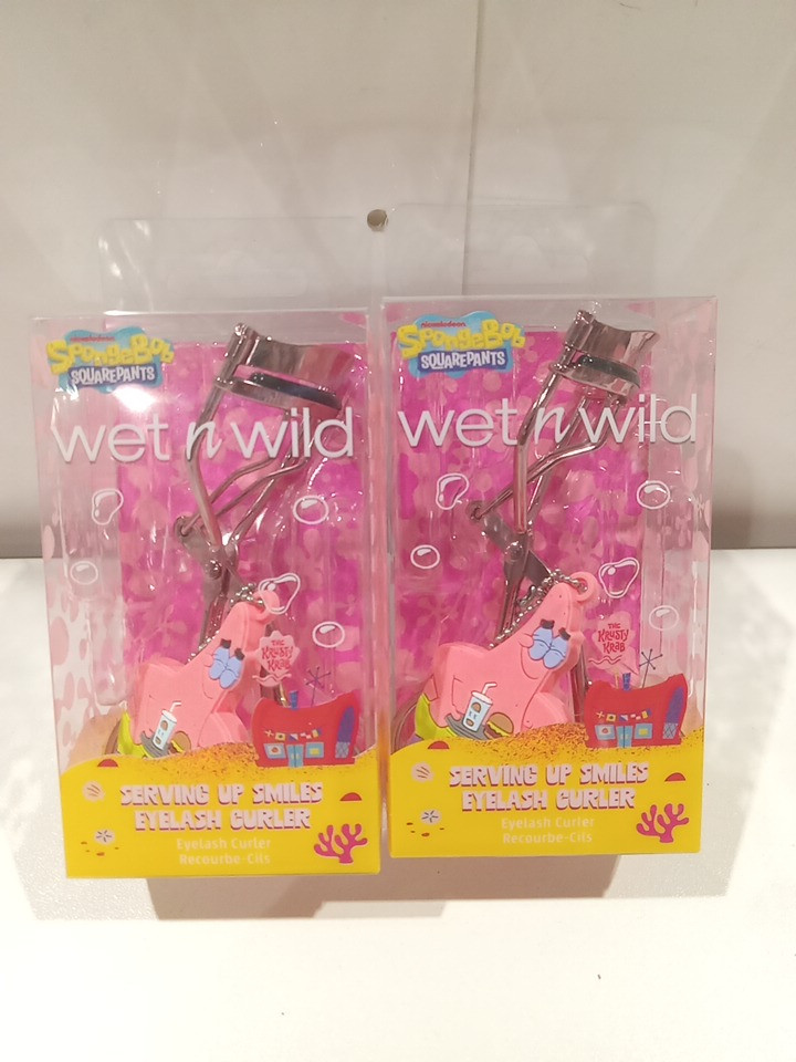 2 Wet n Wild Spongebob Serving up smiles Eyelash Curler - rose gold - Patrick image 2