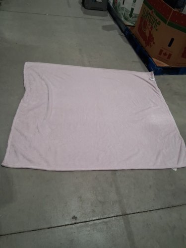 kate spade plush throw blanket - 60" x 70" - Pale pink (model: 1859162) image 2