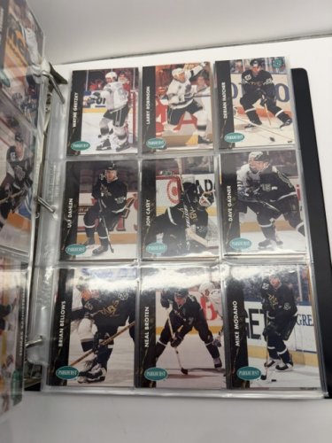450 APPROX ASSSTD PARKHURST 1992 HOCKEY NHL CARDS image 12