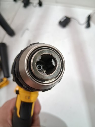 DeWALT 20V 1/2" Brushless Drill Driver (Tool Only) (MODEL: DCD777B) image 4