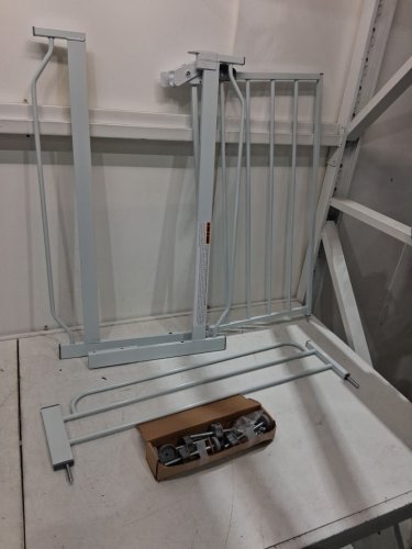 REGALO EASY STEP EXTRA WIDE METAL SAFETY GATE - 30" X 29"- 49" - WHITE (MODEL: 1164EWDS) image 4