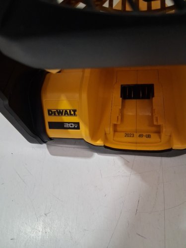 DEWALT CORDLESS 3 BLADE JOBSITE FAN - MAX 20V, UP TO 650 CFM **TOOL ONLY** - BLACK/YELLOW (MODEL: DCE512B) image 4